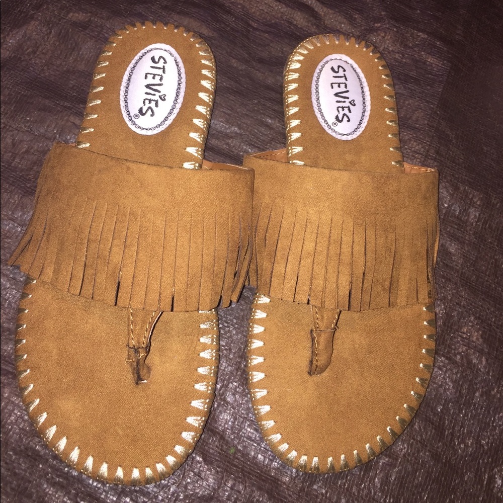 Woman’s Stevie’s Tongue Sandal Size 3/4